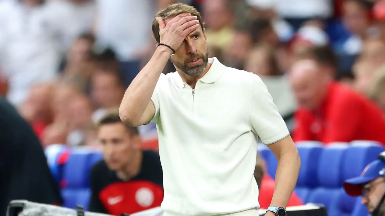 Southgate resigns as England boss | Football